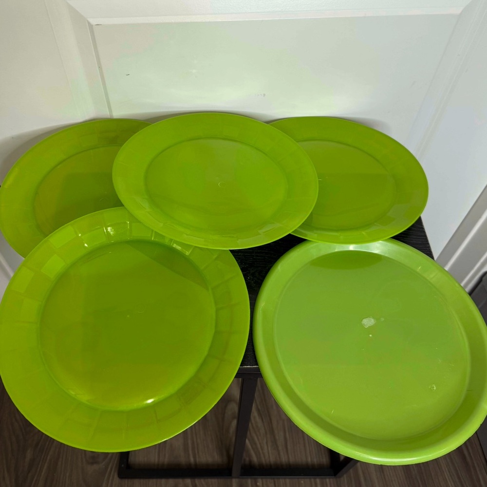 Green serving plates